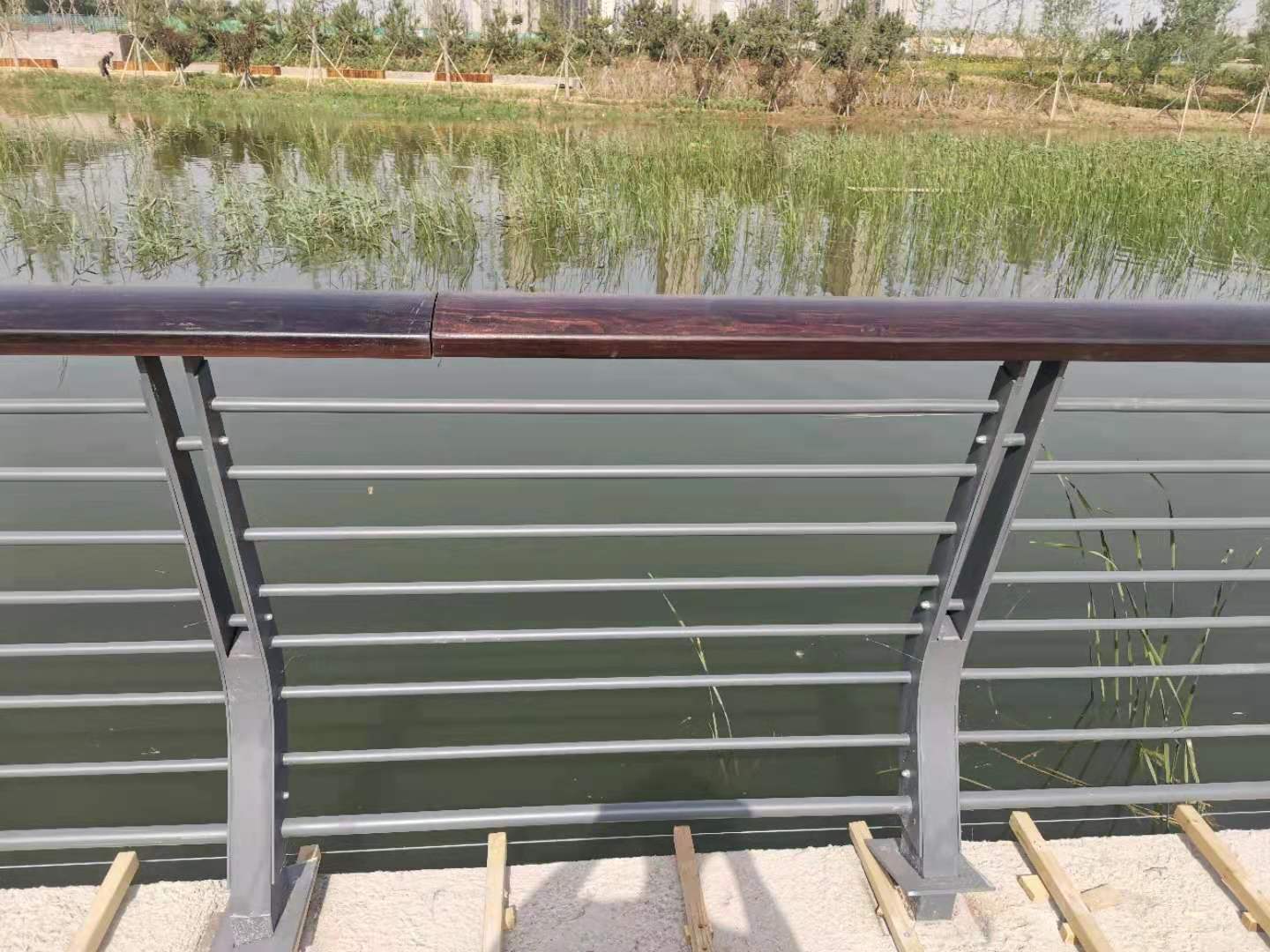 白城市桥梁防撞护栏河道护栏 - 哪里好